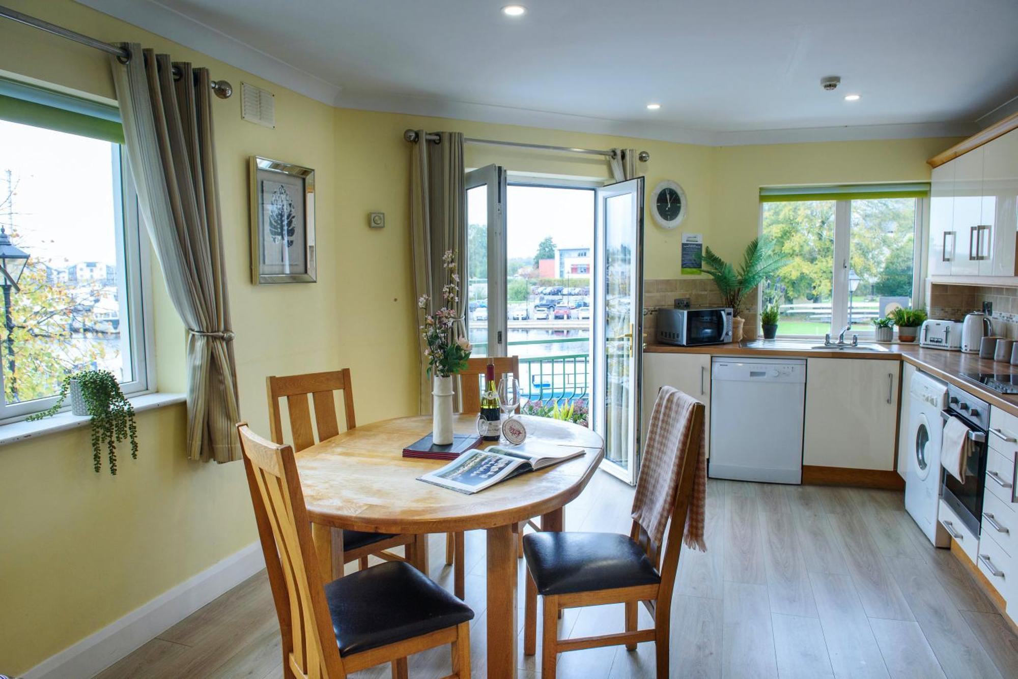 Waterfront Self Catering Houses Carrick on Shannon 外观 照片